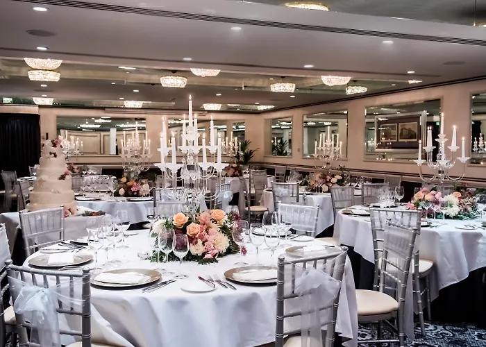 Top Hotels Near Temple Underground Station London